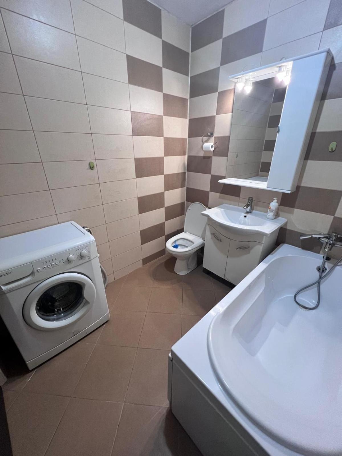 Chindia Apartament Targoviste Extérieur photo